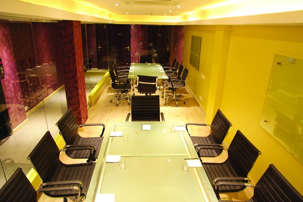 The Purple Leaf Hotels Hyderabad Exterior foto